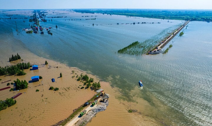 Vỡ đê hồ nước ngọt lớn thứ hai Trung Quốc, cứu hộ chạy đua với thời gian-trung tam khuyen mai MB66